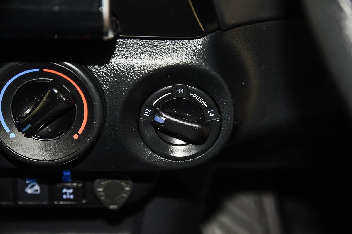 2020 Toyota Hilux SR GUN126R 4X4