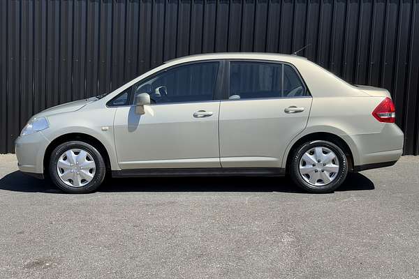 2006 Nissan Tiida ST C11