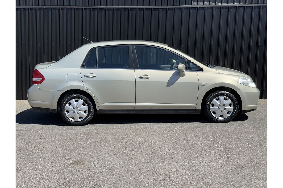 2006 Nissan Tiida ST C11