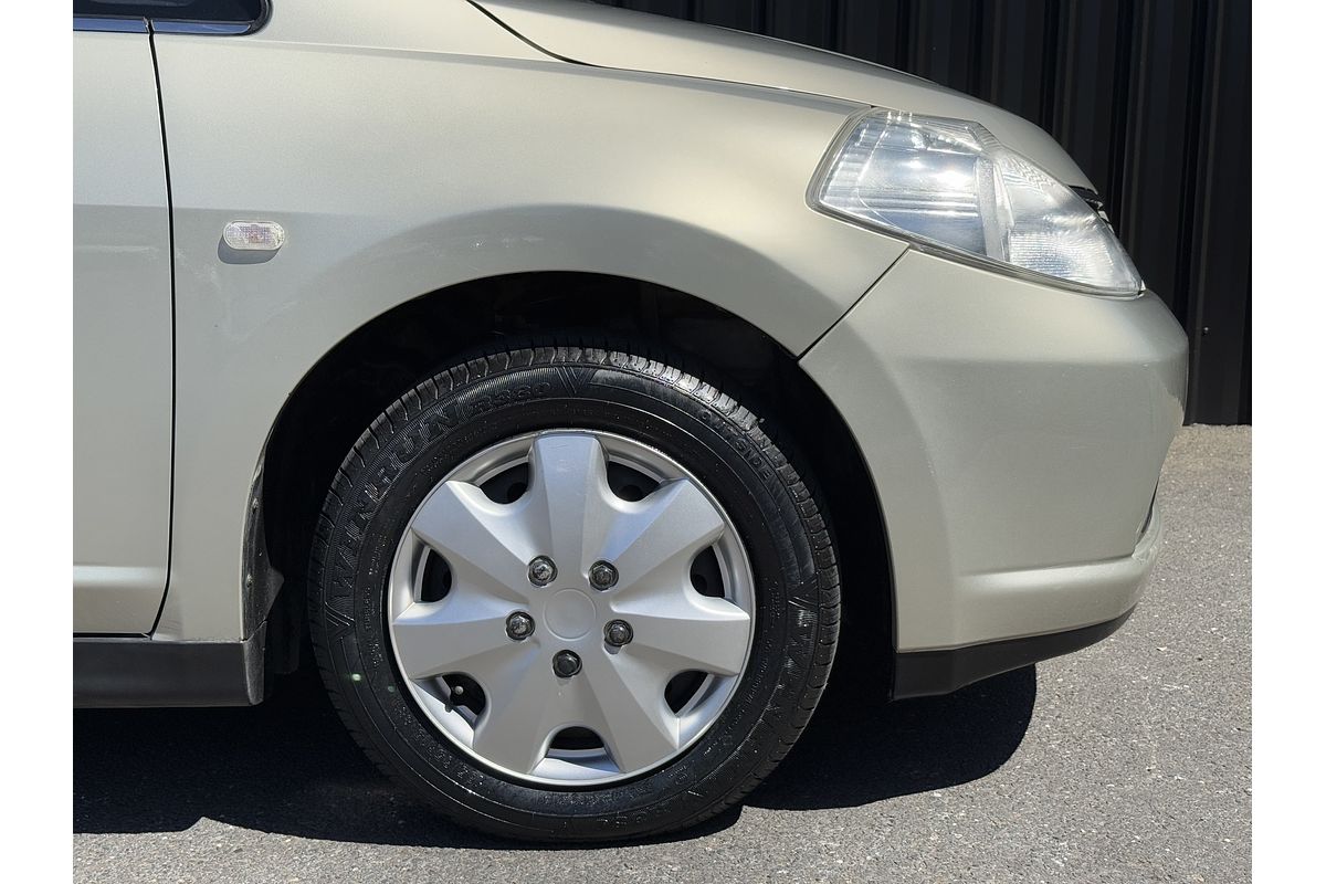 2006 Nissan Tiida ST C11