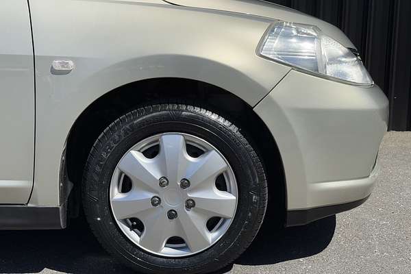 2006 Nissan Tiida ST C11