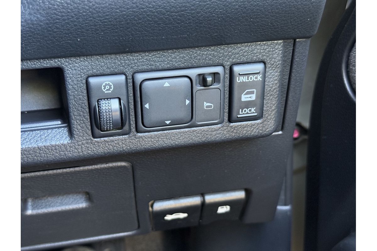 2006 Nissan Tiida ST C11