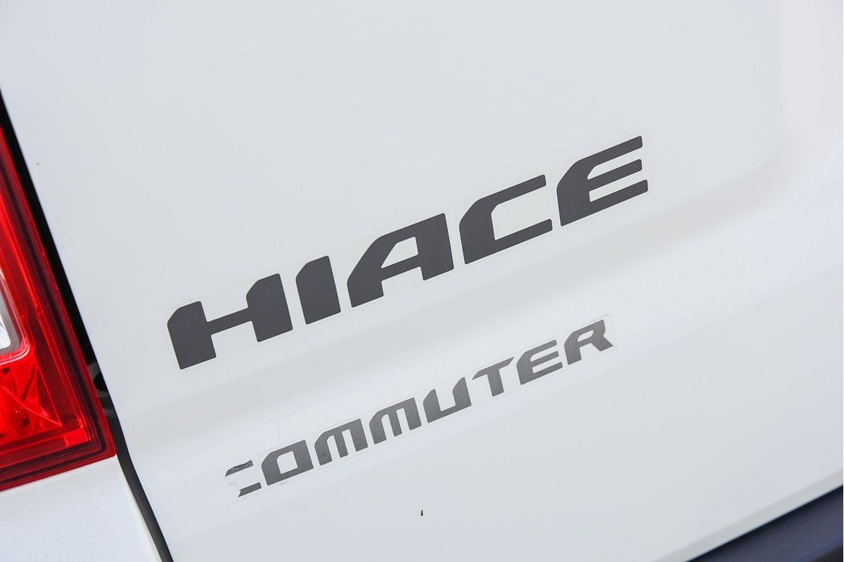 2022 Toyota Hiace Commuter GDH322R