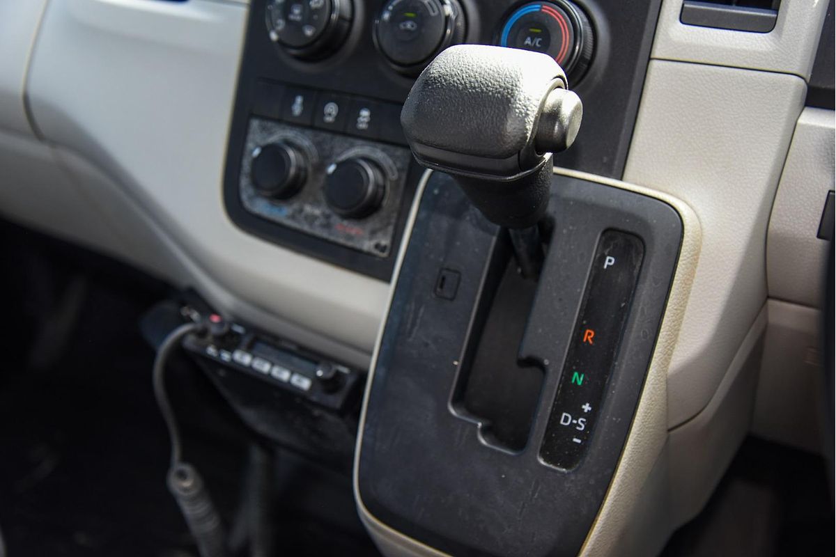 2022 Toyota Hiace Commuter GDH322R