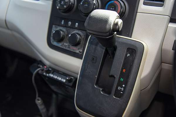 2022 Toyota Hiace Commuter GDH322R