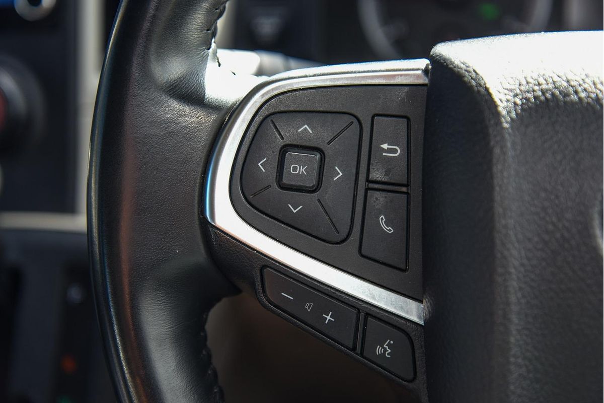 2022 Toyota Hiace Commuter GDH322R