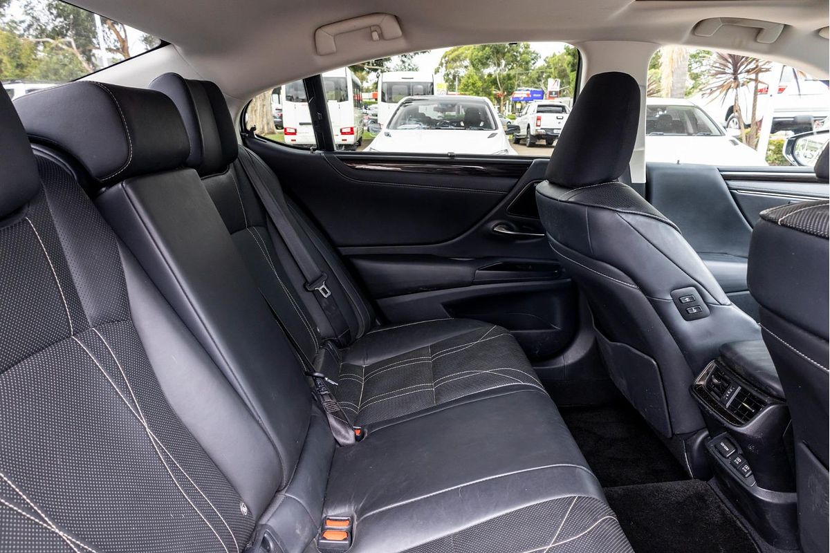 2019 Lexus ES ES300h Sports Luxury AXZH10R