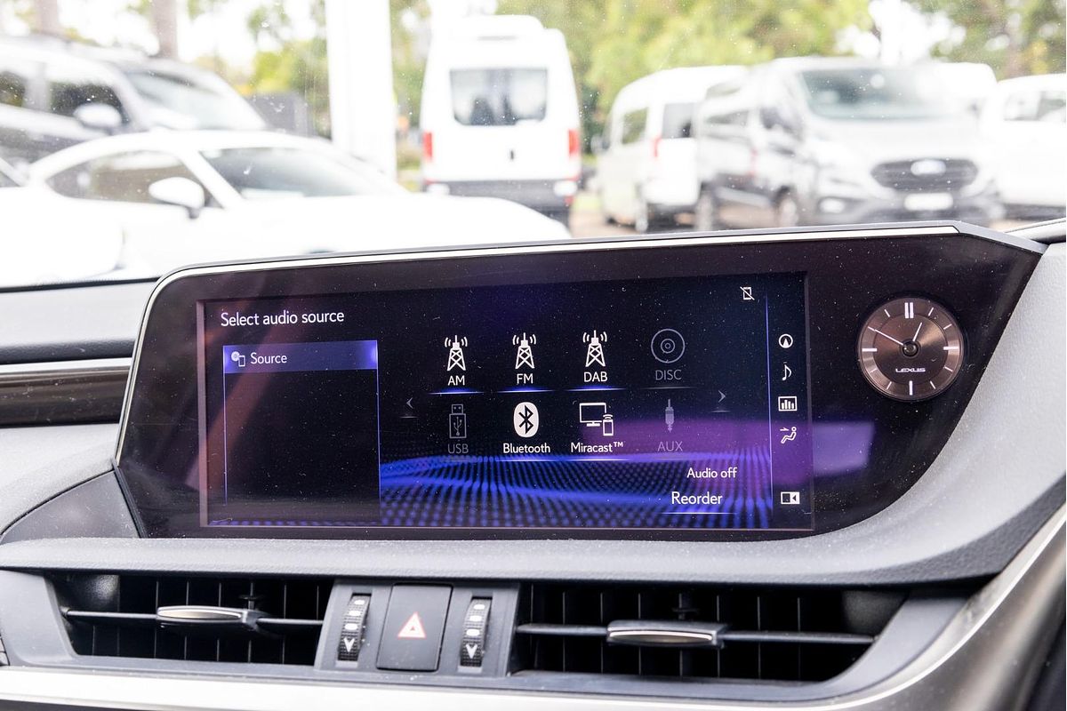 2019 Lexus ES ES300h Sports Luxury AXZH10R