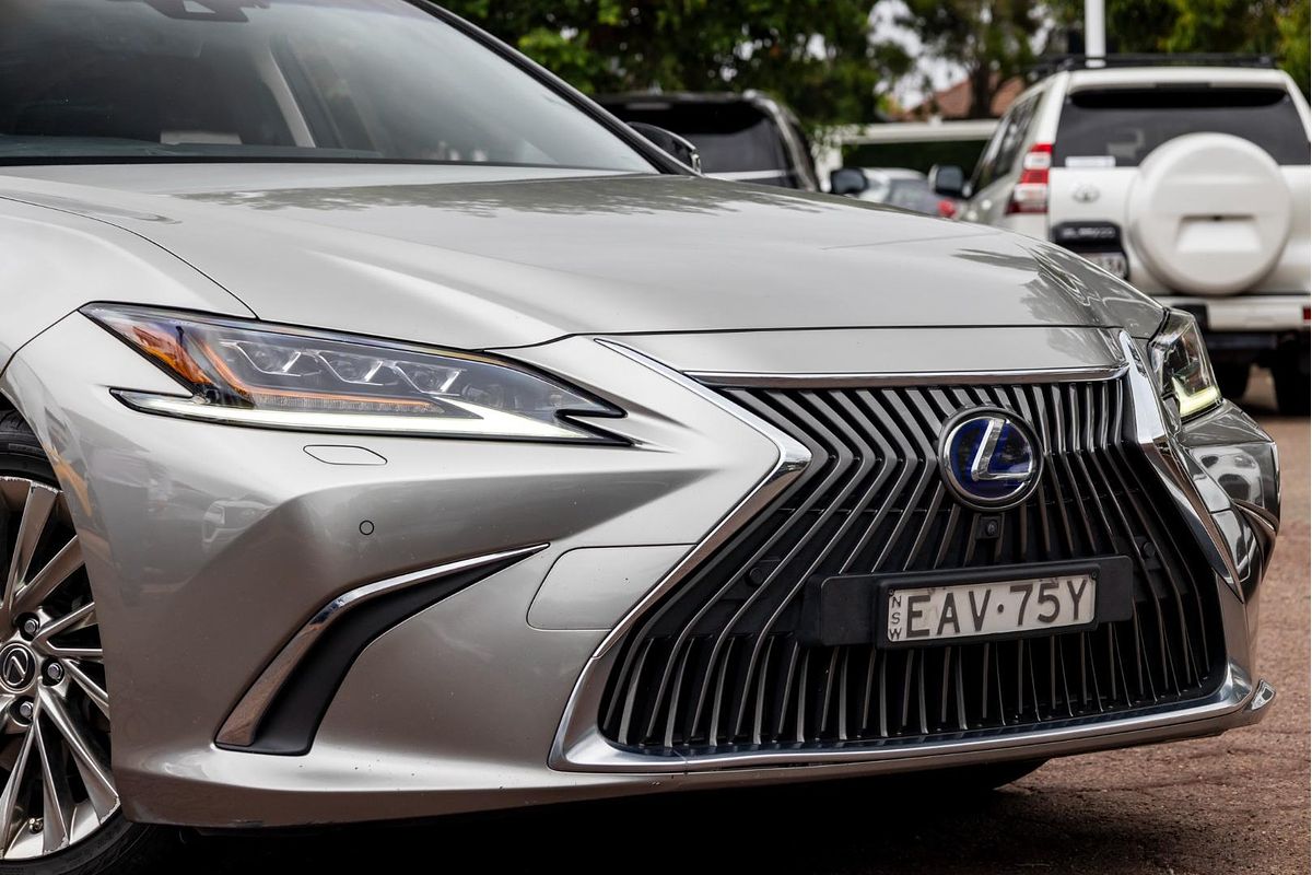2019 Lexus ES ES300h Sports Luxury AXZH10R