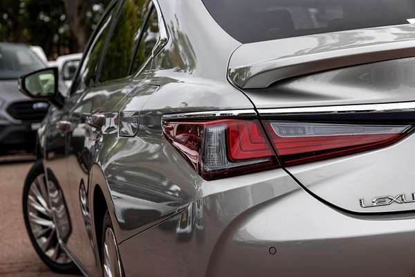 2019 Lexus ES ES300h Sports Luxury AXZH10R