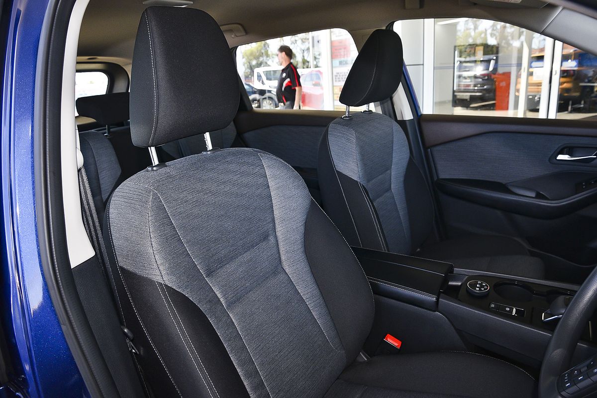 2024 Nissan X-TRAIL ST T33