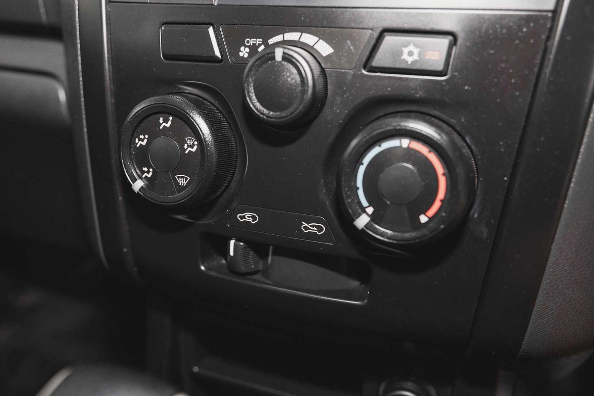 2018 Isuzu D-MAX SX High Ride Rear Wheel Drive