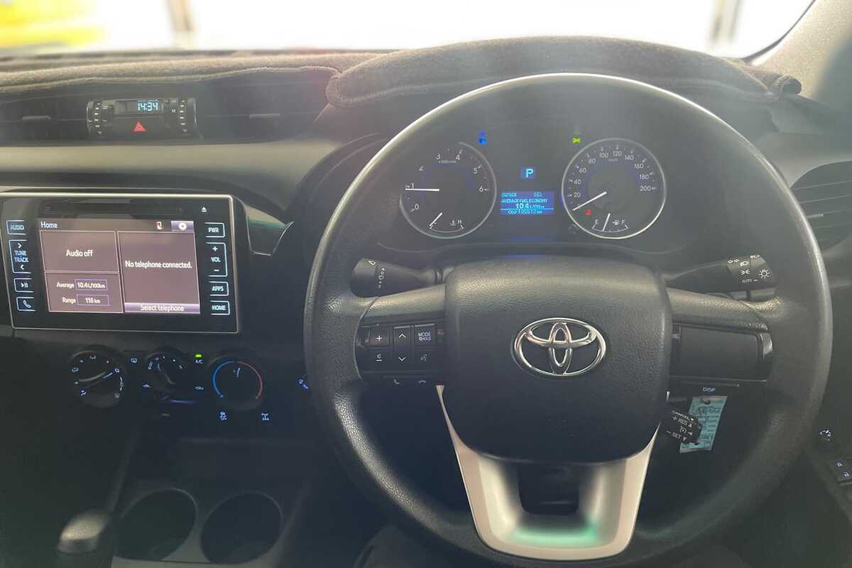 2015 Toyota Hilux SR GUN126R 4X4