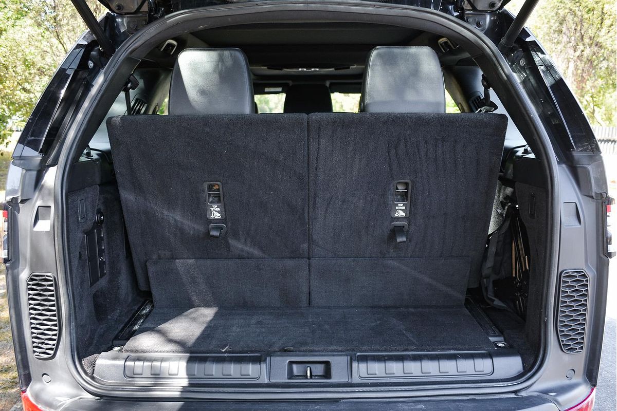 2019 Land Rover Discovery SD4 SE Series 5