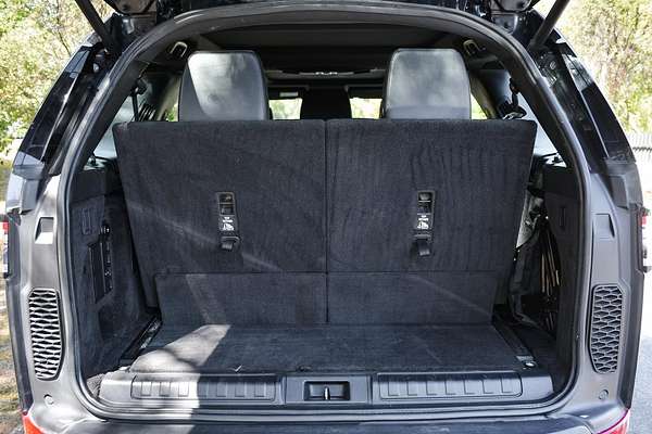 2019 Land Rover Discovery SD4 SE Series 5