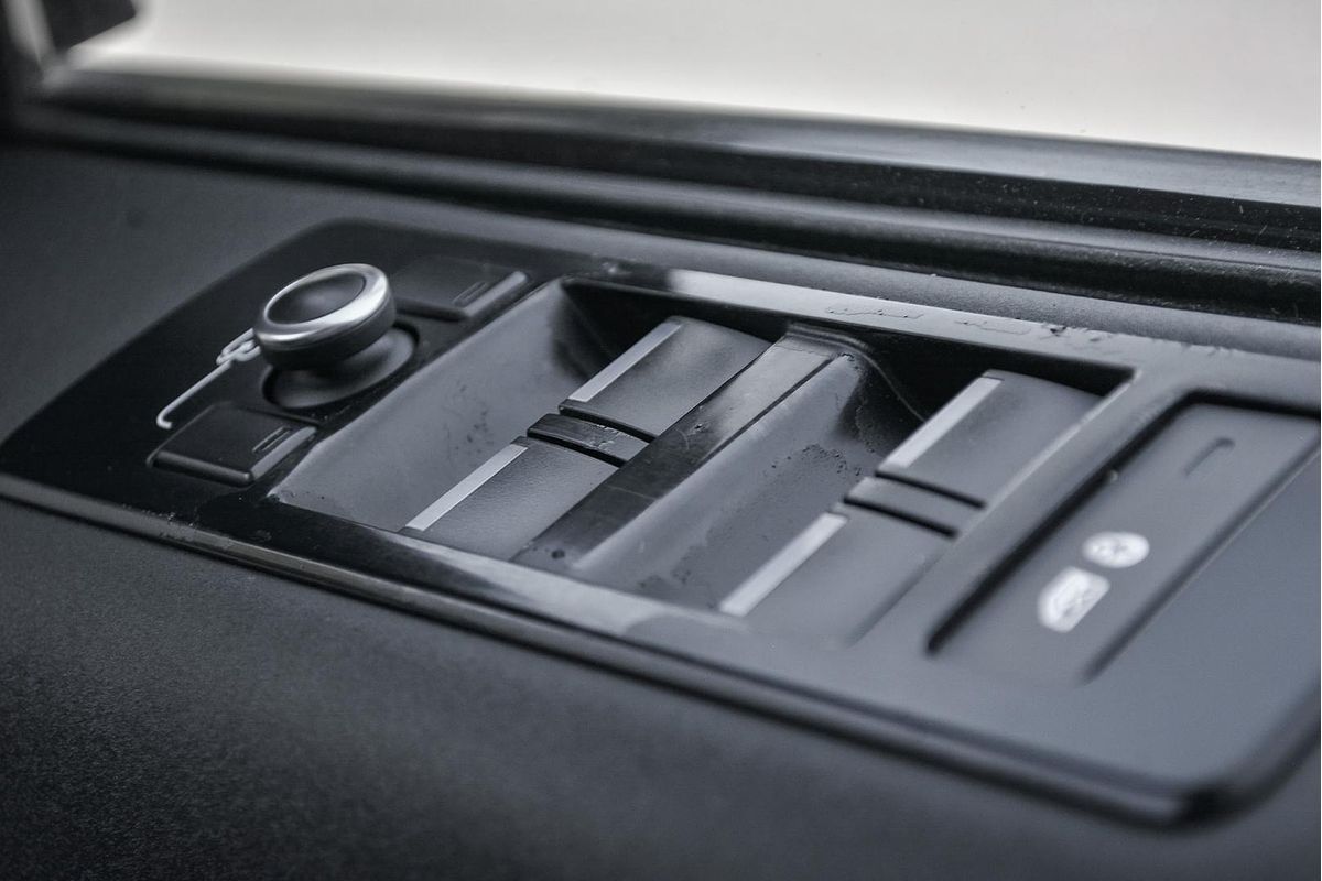 2019 Land Rover Discovery SD4 SE Series 5