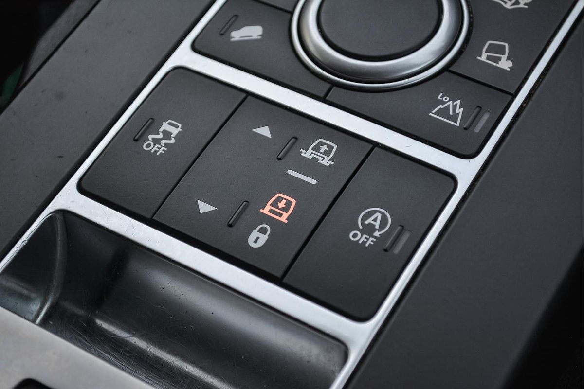 2019 Land Rover Discovery SD4 SE Series 5