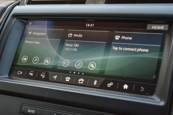 2019 Land Rover Discovery SD4 SE Series 5