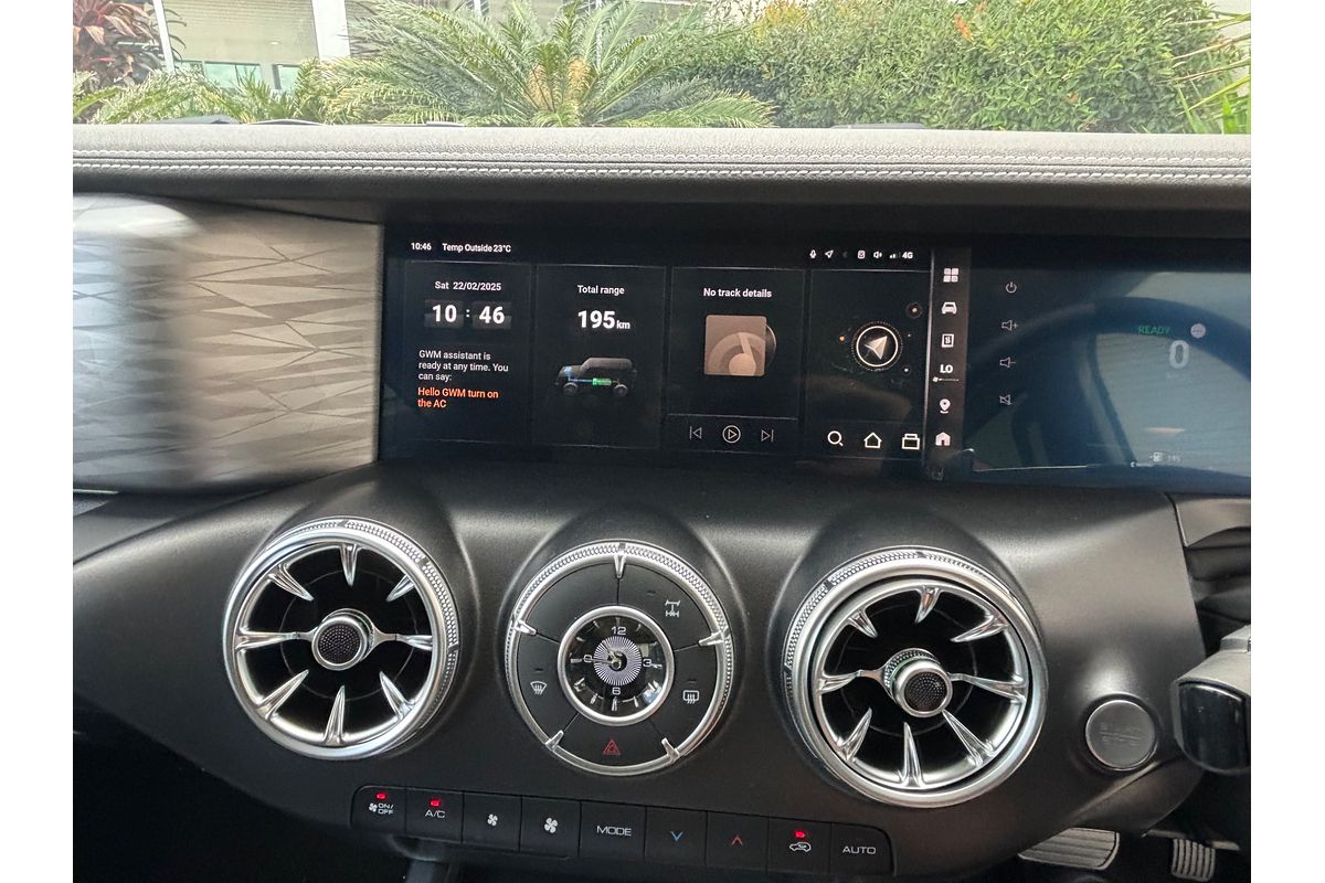 2023 GWM Tank 300 Lux Hybrid P01
