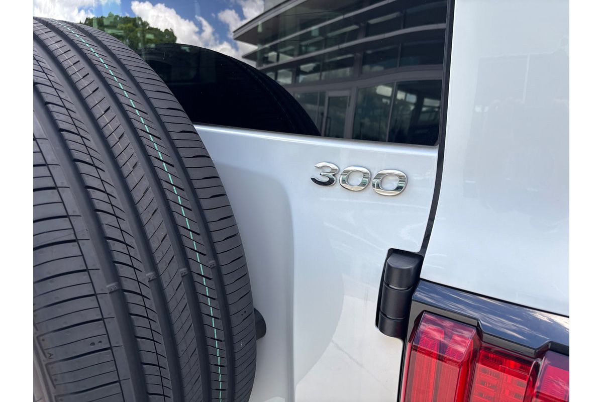 2023 GWM Tank 300 Lux Hybrid P01