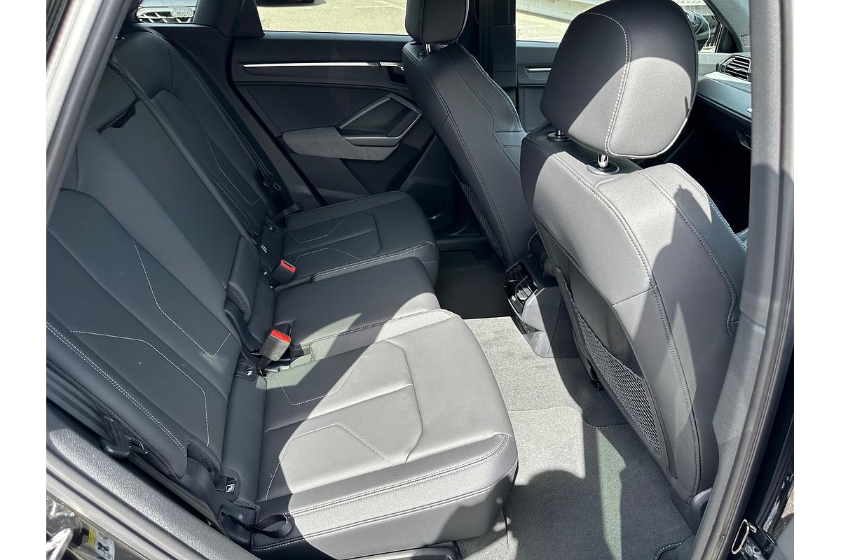 2025 Audi Q3 40 TFSI S line F3