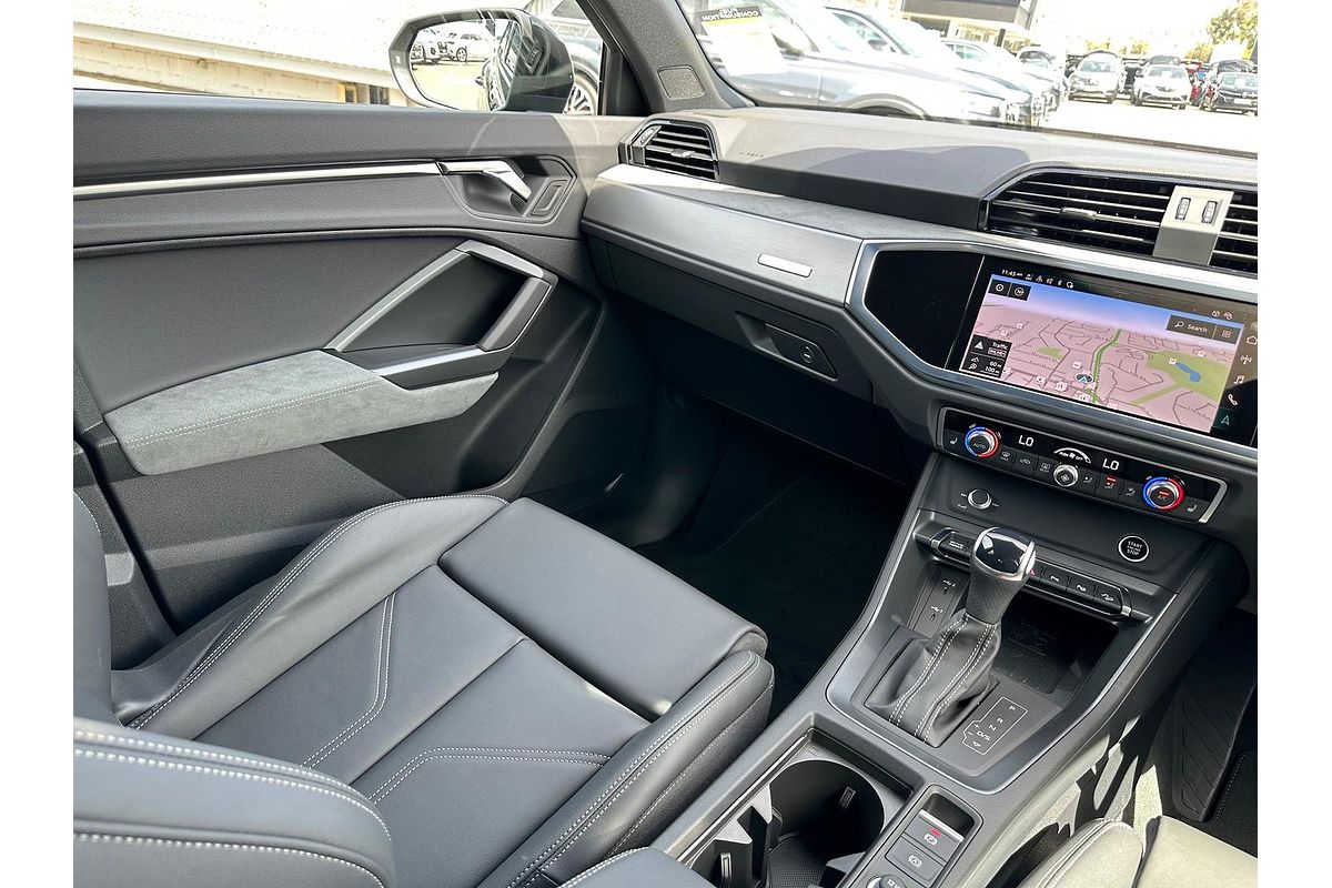 2025 Audi Q3 40 TFSI S line F3