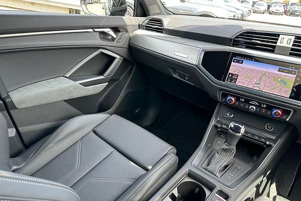 2025 Audi Q3 40 TFSI S line F3