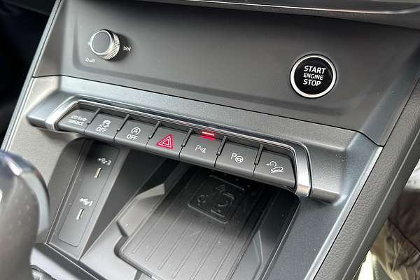 2025 Audi Q3 40 TFSI S line F3