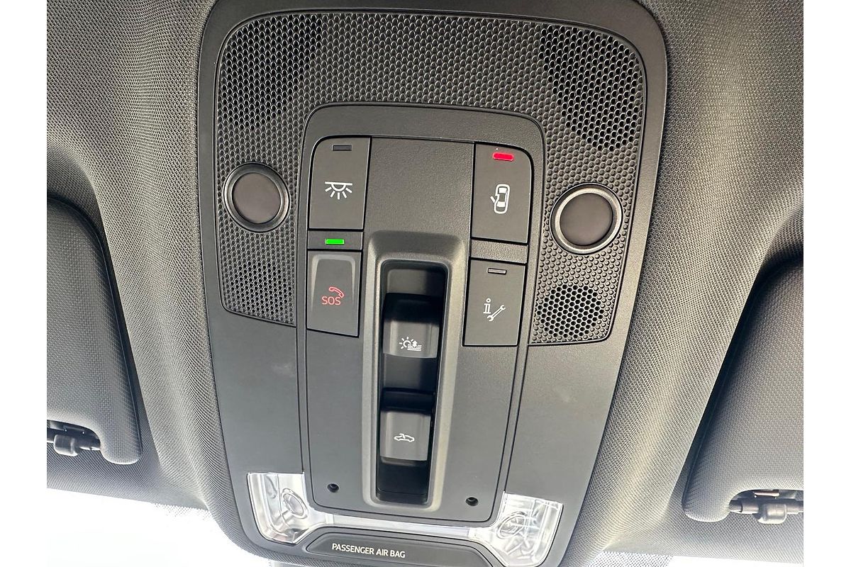 2025 Audi Q3 40 TFSI S line F3