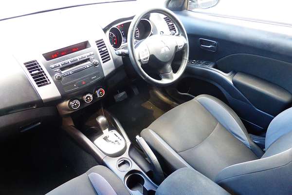 2010 Mitsubishi Outlander LS ZH