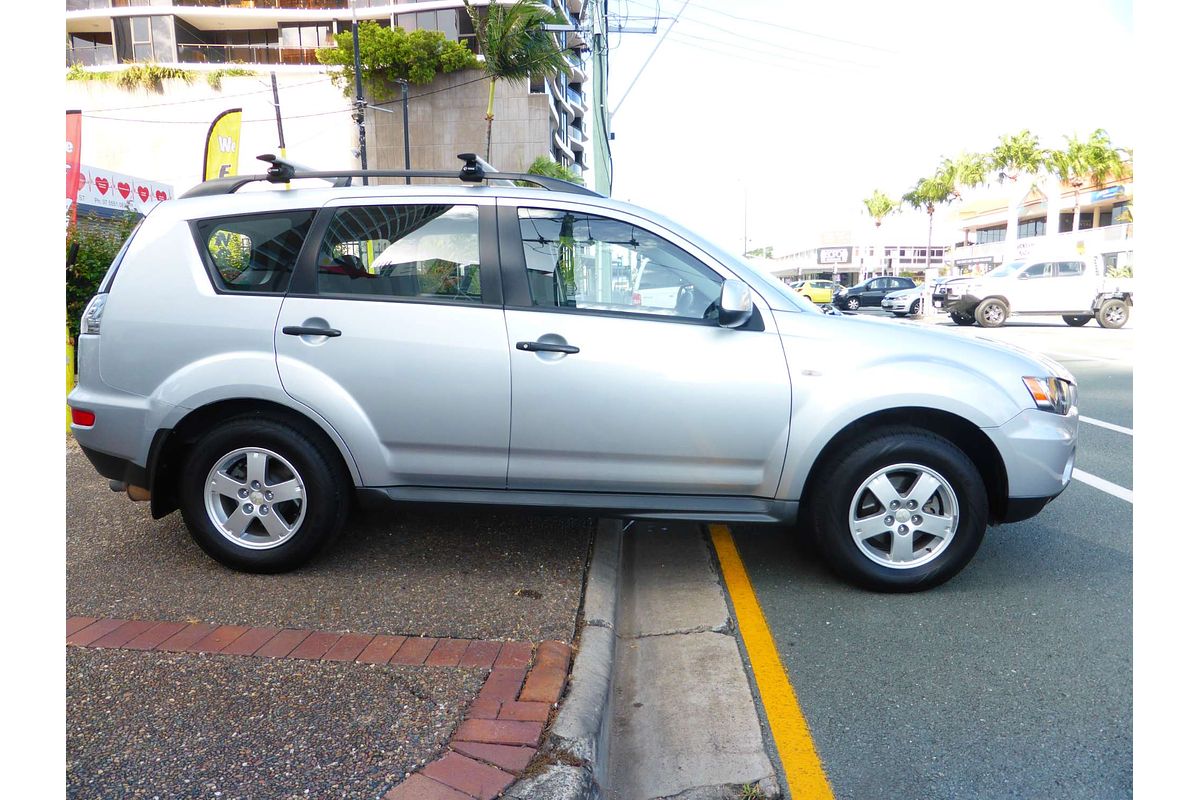 2010 Mitsubishi Outlander LS ZH
