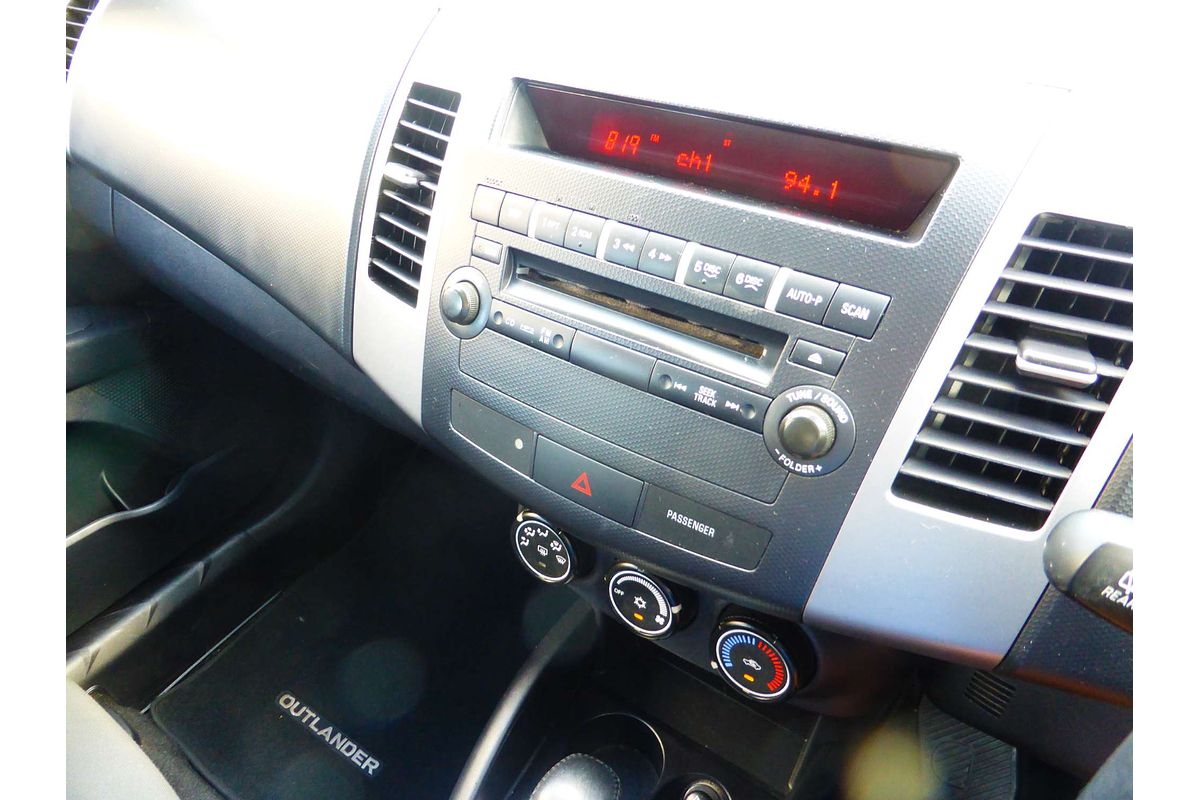 2010 Mitsubishi Outlander LS ZH