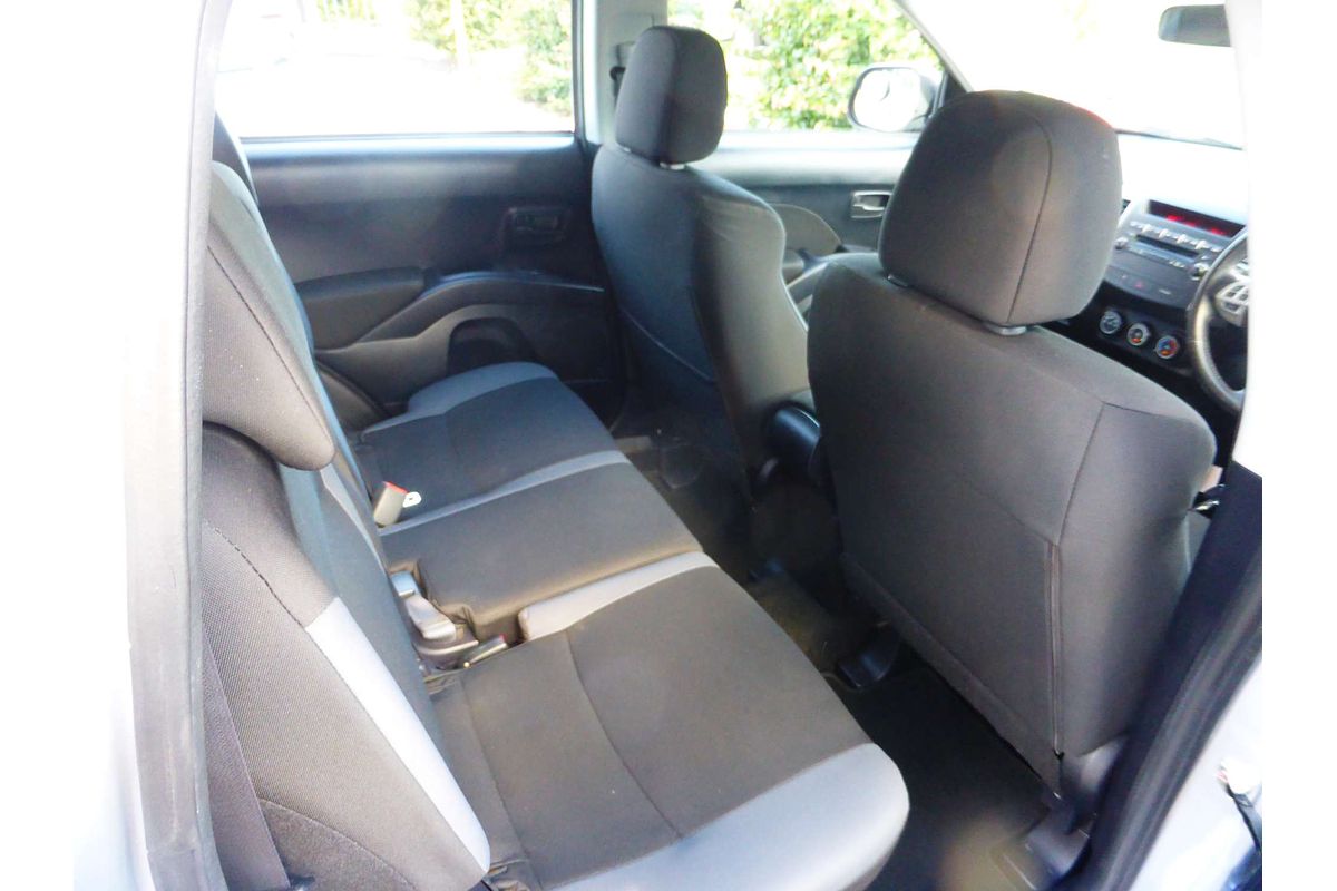 2010 Mitsubishi Outlander LS ZH