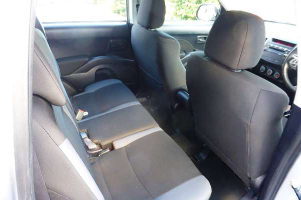 2010 Mitsubishi Outlander LS ZH