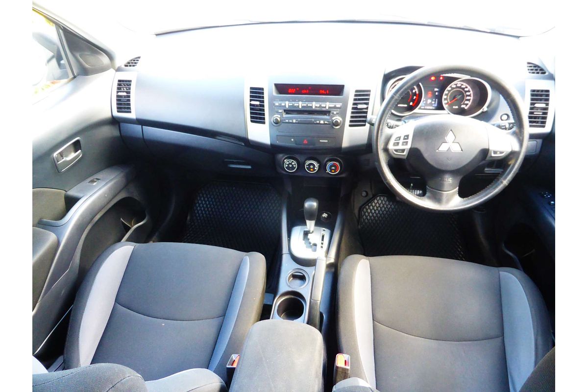 2010 Mitsubishi Outlander LS ZH