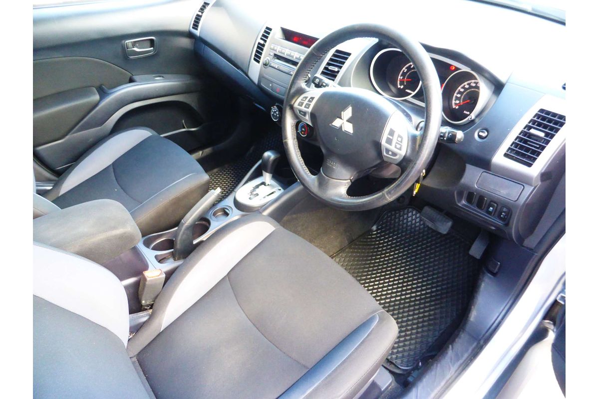2010 Mitsubishi Outlander LS ZH
