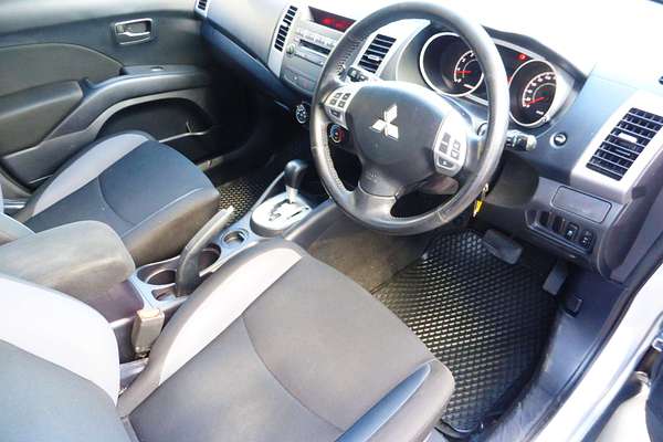 2010 Mitsubishi Outlander LS ZH