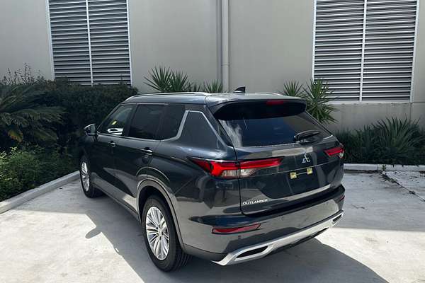 2024 Mitsubishi Outlander LS ZM