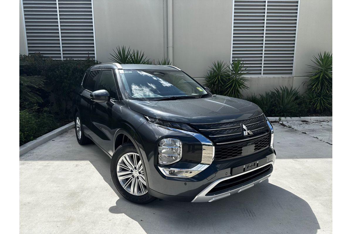 2024 Mitsubishi Outlander LS ZM