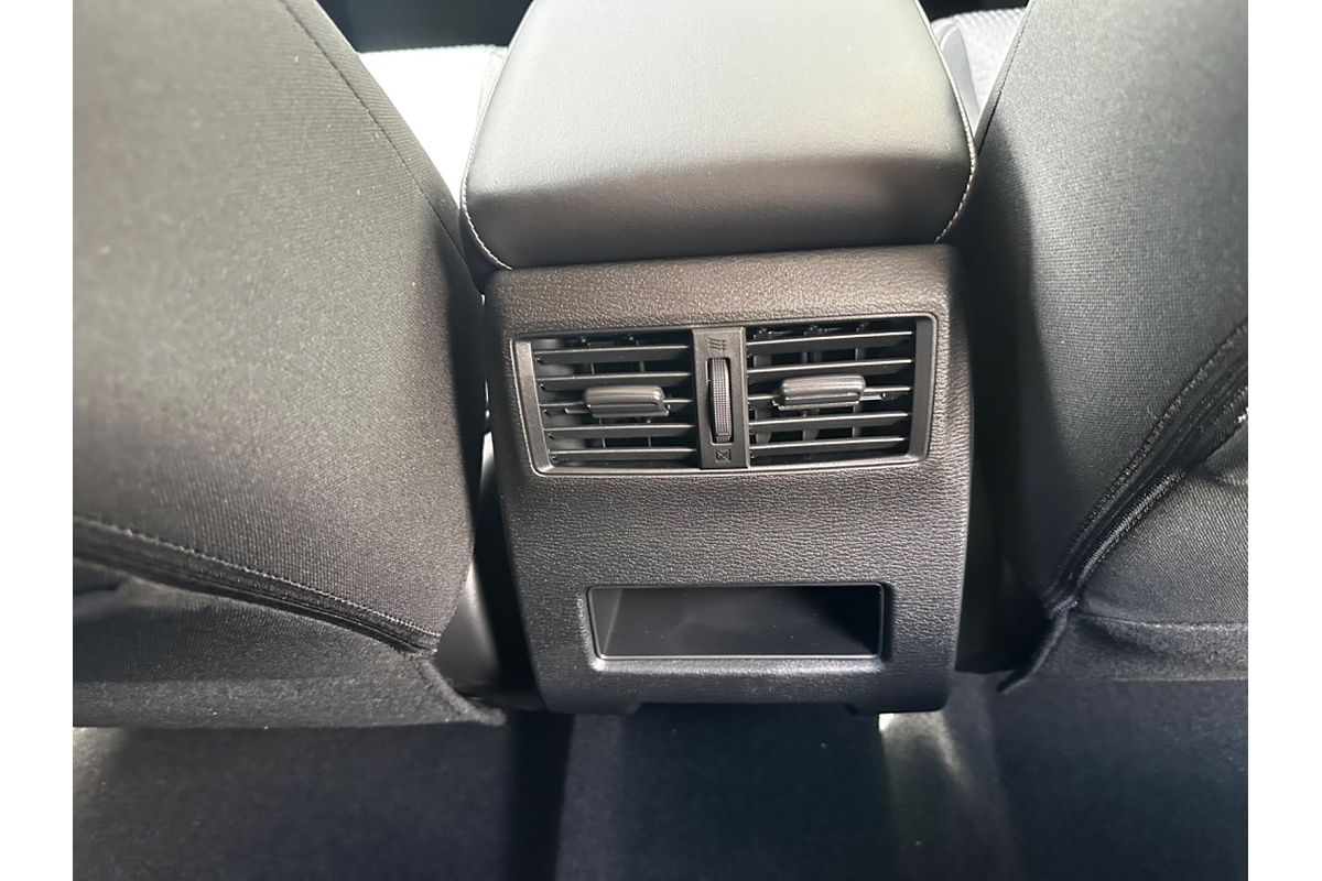2024 Mitsubishi Outlander LS ZM