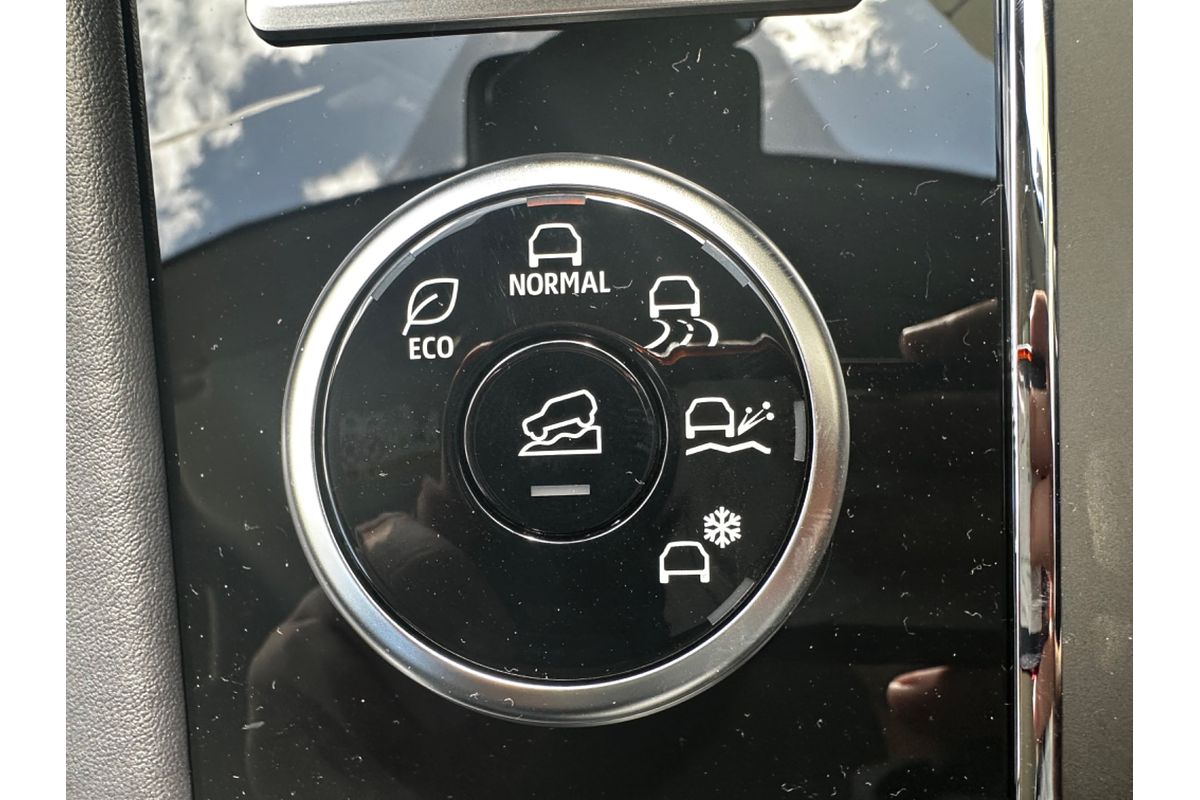 2024 Mitsubishi Outlander LS ZM