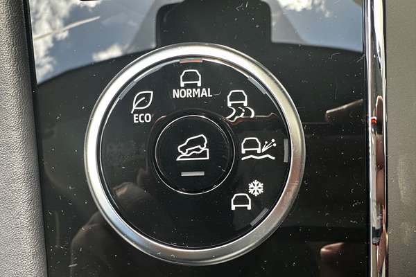 2024 Mitsubishi Outlander LS ZM