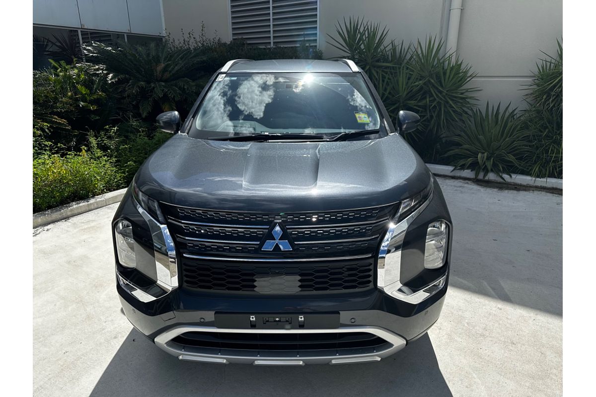 2024 Mitsubishi Outlander LS ZM