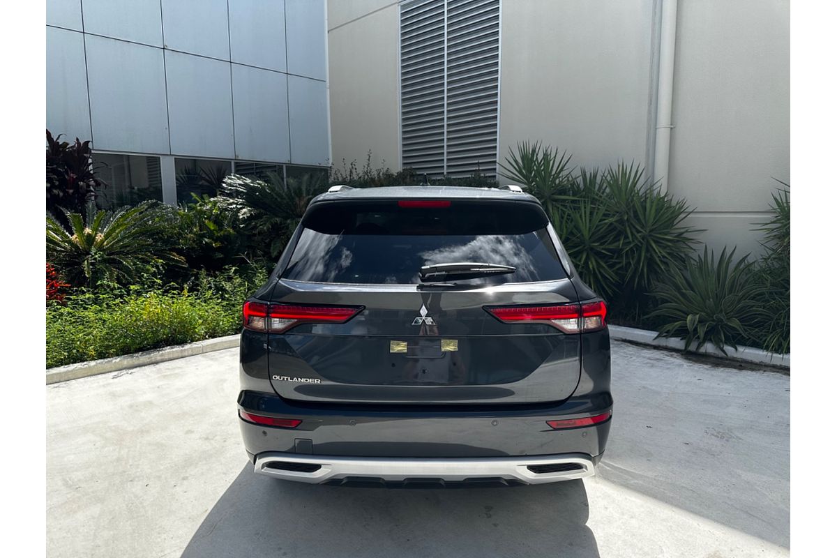 2024 Mitsubishi Outlander LS ZM