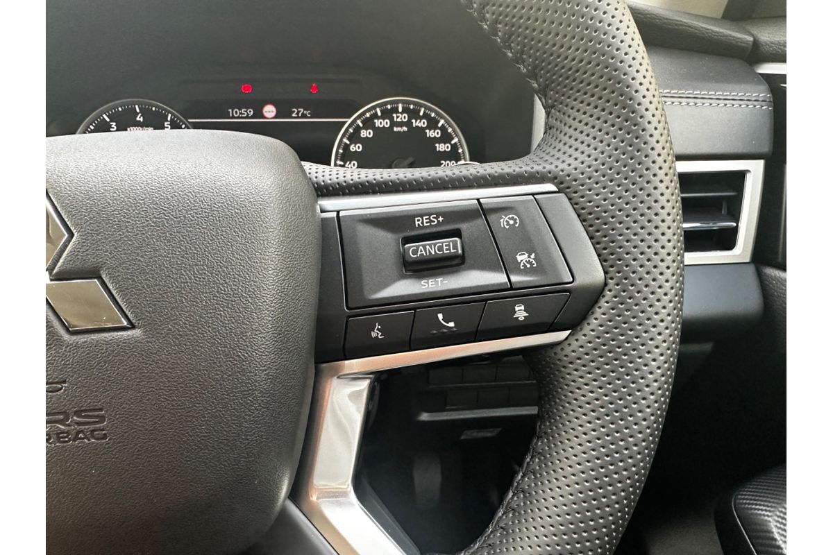 2024 Mitsubishi Outlander LS ZM