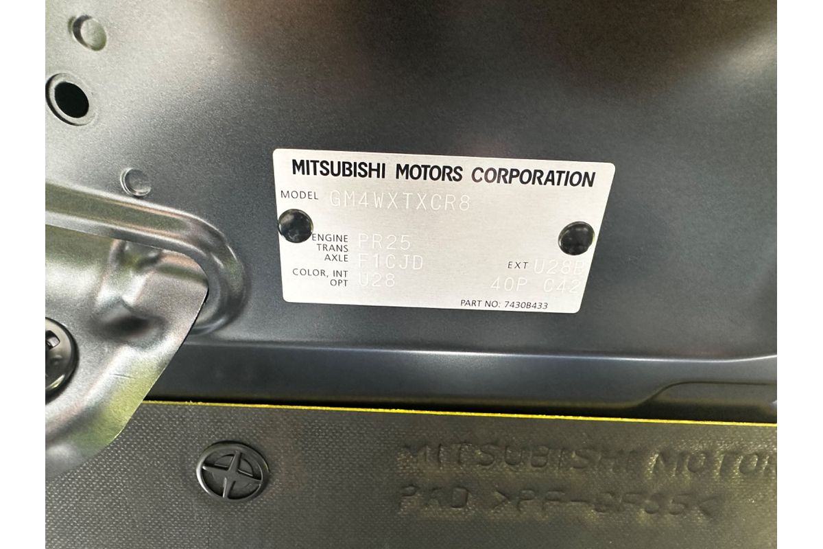 2024 Mitsubishi Outlander LS ZM