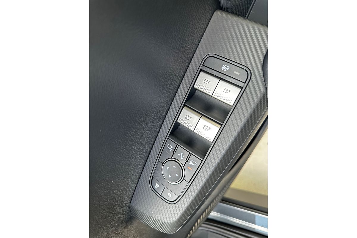 2024 Mitsubishi Outlander LS ZM