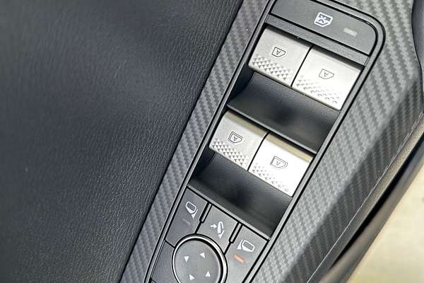 2024 Mitsubishi Outlander LS ZM