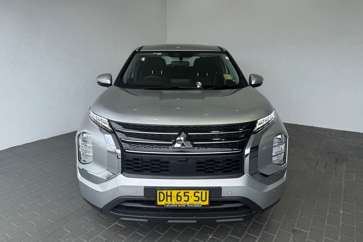 2023 Mitsubishi Outlander ES ZM