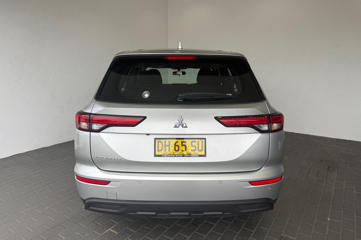 2023 Mitsubishi Outlander ES ZM